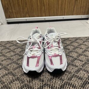 New Balance Women’s 530 New Balance Sneakers in White and Pink